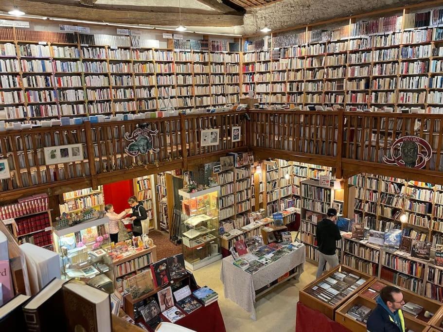 Narbonne : Super Appartement De Qualite Bagian luar foto